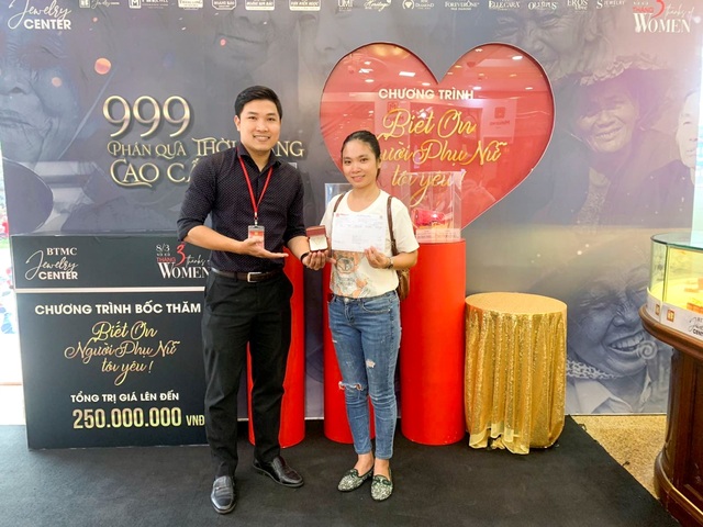 Lễ trao thưởng chương trình “Biết ơn người phụ nữ tôi yêu” Bảo Tín Minh Châu - 7 Lễ trao thưởng chương trình “Biết ơn người phụ nữ tôi yêu” Bảo Tín Minh Châu - 7