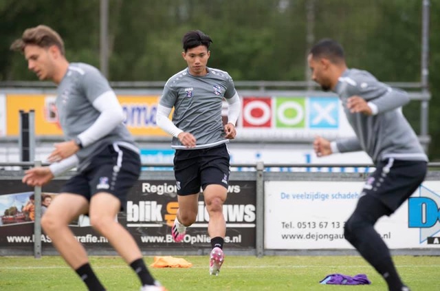 Văn Hậu tích cực luyện tập cùng đồng đội tại Heerenveen - 1 Văn Hậu tích cực luyện tập cùng đồng đội tại Heerenveen - 1