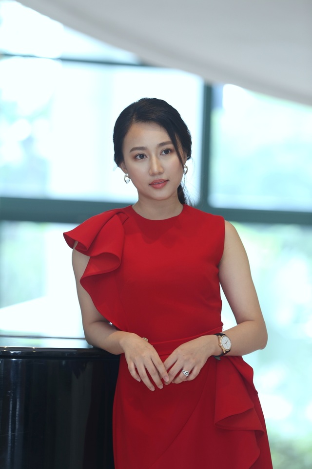 Phương Oanh làm “tình địch” của bạn gái cũ Tiến Linh trong phim mới - 3 Phương Oanh làm “tình địch” của bạn gái cũ Tiến Linh trong phim mới - 3
