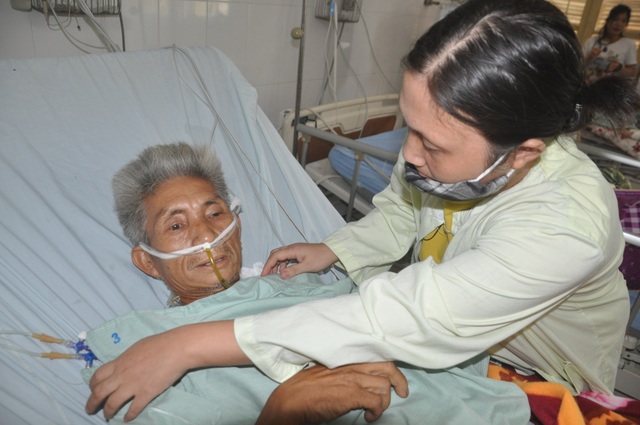 Xót thương người đàn ông buôn đồng nát xuất huyết tới 2 lít máu xin cầu cứu - 3 Xót thương người đàn ông buôn đồng nát xuất huyết tới 2 lít máu xin cầu cứu - 3