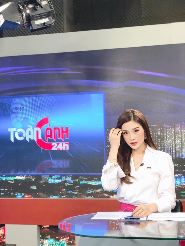 Tình duyên, nhan sắc của Top 3 Hoa hậu Việt Nam 2014 sau 6 năm - 22 Tình duyên, nhan sắc của Top 3 Hoa hậu Việt Nam 2014 sau 6 năm - 22
