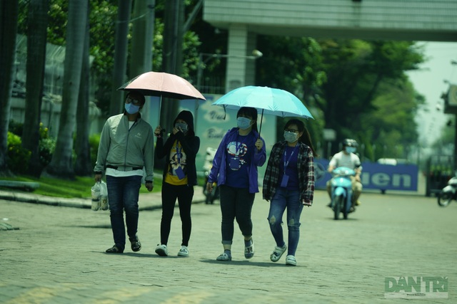 TPHCM: Công ty PouYuen sẽ giảm khoảng 6.000 công nhân - 2 TPHCM: Công ty PouYuen sẽ giảm khoảng 6.000 công nhân - 2
