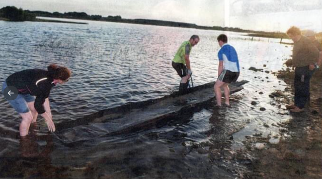 Trốn học đi bơi hồ, bé trai 12 tuổi tìm thấy thuyền cổ 4000 năm - 2