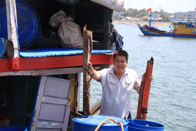 Quảng Ngãi: Tàu cá bị đâm chìm, 16 ngư dân rơi xuống biển - 2 Quảng Ngãi: Tàu cá bị đâm chìm, 16 ngư dân rơi xuống biển - 2