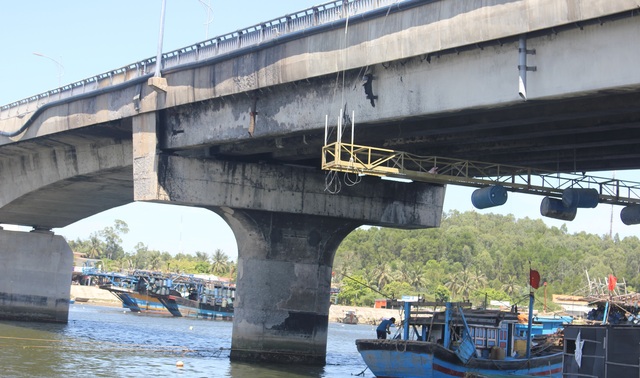 Cầu huyết mạch bị “phong tỏa” suốt 9 tháng sau vụ cháy lớn - 2 Cầu huyết mạch bị “phong tỏa” suốt 9 tháng sau vụ cháy lớn - 2