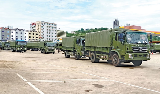 Trung Quốc viện trợ hơn 200 xe quân sự cho Campuchia