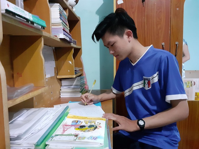 Chàng trai trường huyện chưa từng đi học thêm lọt tới Chung kết năm Olympia - 1 Chàng trai trường huyện chưa từng đi học thêm lọt tới Chung kết năm Olympia - 1