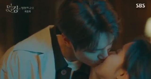 “Quân vương bất diệt” kết thúc với nụ hôn ngọt của Lee Min Ho và Kim Go Eun - 1 “Quân vương bất diệt” kết thúc với nụ hôn ngọt của Lee Min Ho và Kim Go Eun - 1