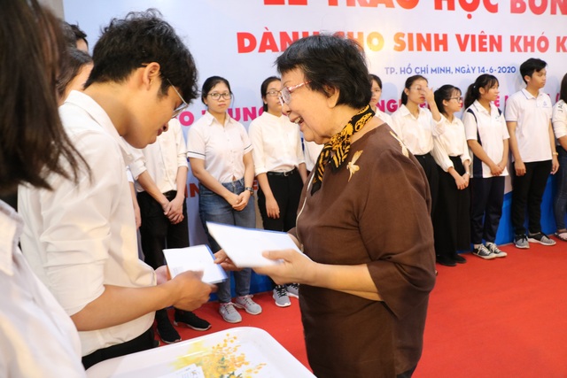 TPHCM: 126 học sinh, sinh viên nhận học bổng vượt khó sau đại dịch Covid-19 - 1 TPHCM: 126 học sinh, sinh viên nhận học bổng vượt khó sau đại dịch Covid-19 - 1