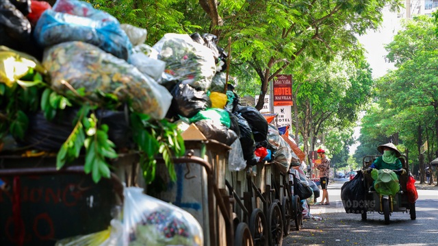 Nhếch nhác khó tin mảnh đất vàng bị bỏ quên 20 năm giữa lòng Thủ đô - 8 Nhếch nhác khó tin mảnh đất vàng bị bỏ quên 20 năm giữa lòng Thủ đô - 8
