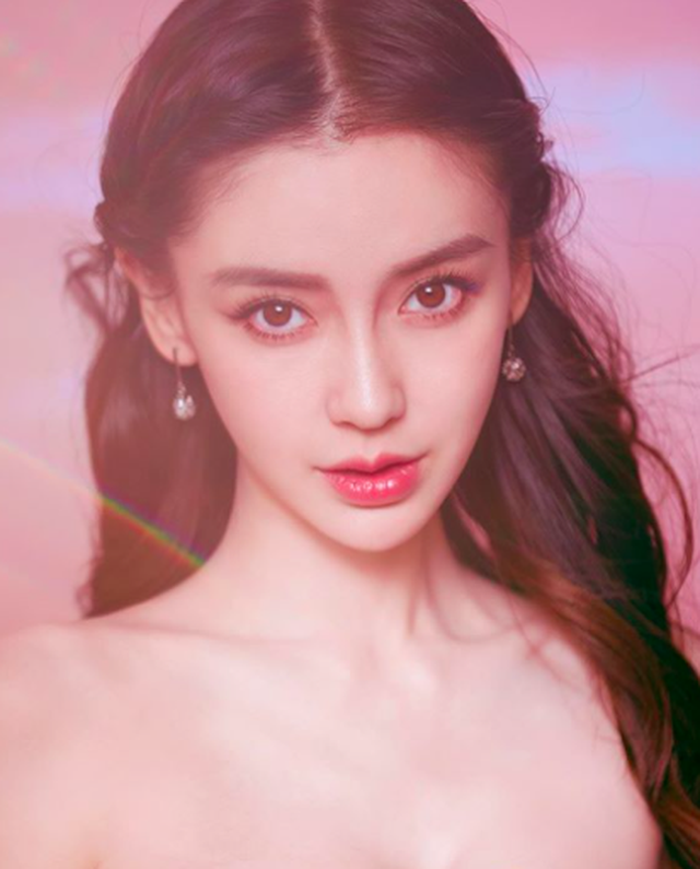 Sự nghiệp của Angelababy “tuột dốc” vì tin đồn ly hôn với Huỳnh Hiểu Minh? - 9 Sự nghiệp của Angelababy “tuột dốc” vì tin đồn ly hôn với Huỳnh Hiểu Minh? - 9
