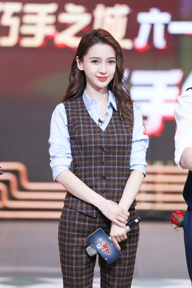 Sự nghiệp của Angelababy “tuột dốc” vì tin đồn ly hôn với Huỳnh Hiểu Minh? - 1 Sự nghiệp của Angelababy “tuột dốc” vì tin đồn ly hôn với Huỳnh Hiểu Minh? - 1