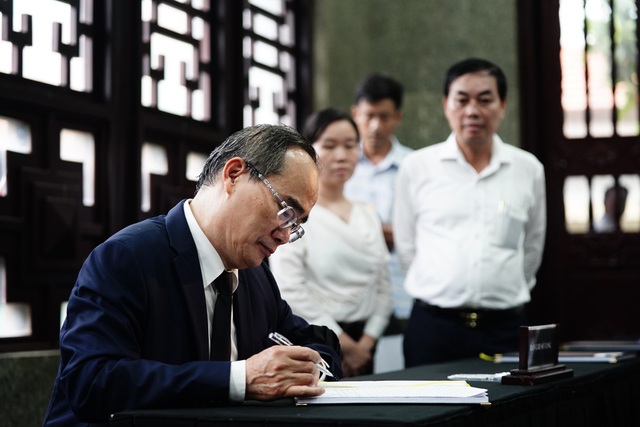 Những lời tiễn biệt nhà tình báo huyền thoại Mười Hương - 9 Những lời tiễn biệt nhà tình báo huyền thoại Mười Hương - 9