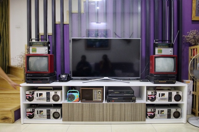 Choáng ngợp bộ sưu tập 1.200 chiếc đài cassette độc nhất vô nhị Việt Nam - 14 Choáng ngợp bộ sưu tập 1.200 chiếc đài cassette độc nhất vô nhị Việt Nam - 14