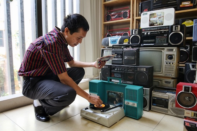 Choáng ngợp bộ sưu tập 1.200 chiếc đài cassette độc nhất vô nhị Việt Nam - 3 Choáng ngợp bộ sưu tập 1.200 chiếc đài cassette độc nhất vô nhị Việt Nam - 3