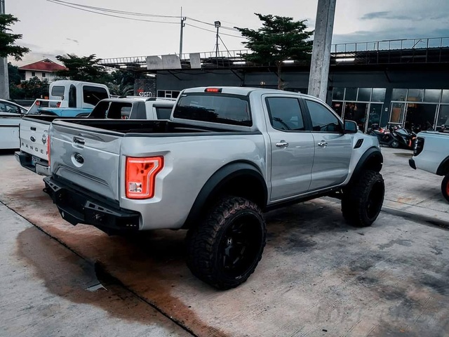 Những chiếc Ford Ranger Raptor được lên đời F-150 Raptor - 22