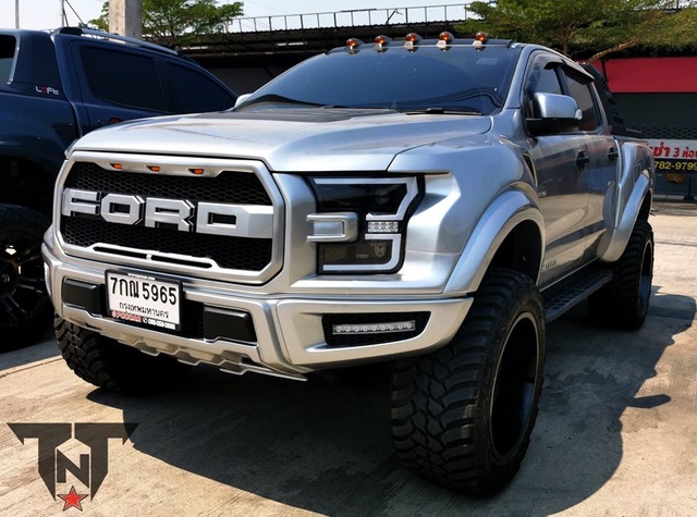 Những chiếc Ford Ranger Raptor được lên đời F-150 Raptor - 11