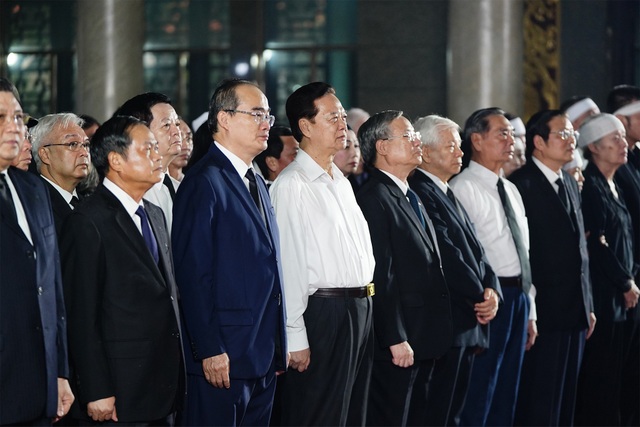 Những lời tiễn biệt nhà tình báo huyền thoại Mười Hương - 1 Những lời tiễn biệt nhà tình báo huyền thoại Mười Hương - 1