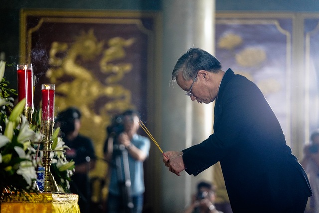 Những lời tiễn biệt nhà tình báo huyền thoại Mười Hương - 2 Những lời tiễn biệt nhà tình báo huyền thoại Mười Hương - 2