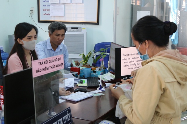 Bình Dương: Doanh nghiệp chủ yếu tuyển lao động phổ thông - 2 Bình Dương: Doanh nghiệp chủ yếu tuyển lao động phổ thông - 2