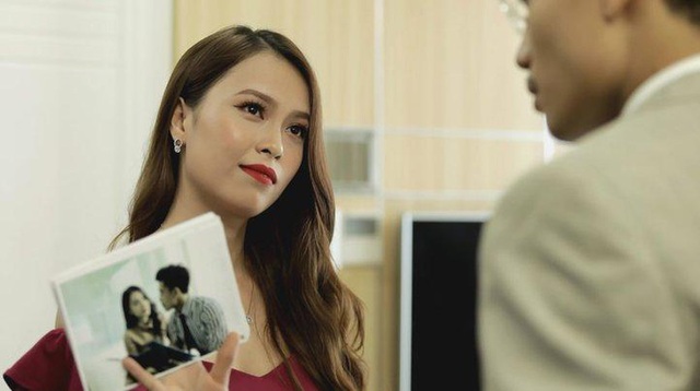 Chồng ngọt ngào, lả lơi với bạn gái nắng, vợ dùng chiêu nhẹ nhàng cũng khiến chồng mất vía - 2 Chồng ngọt ngào, lả lơi với bạn gái nắng, vợ dùng chiêu nhẹ nhàng cũng khiến chồng mất vía - 2