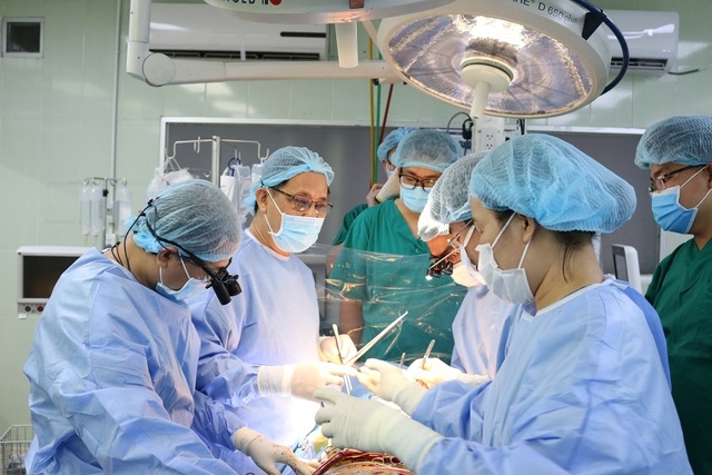 Trái tim người phụ nữ chết não sống khỏe trong cơ thể nam thợ hồ - 1 Trái tim người phụ nữ chết não sống khỏe trong cơ thể nam thợ hồ - 1