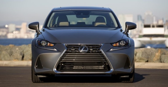 Lexus IS phiên bản nâng cấp 2021 có gì khác xe đời cũ? - 3