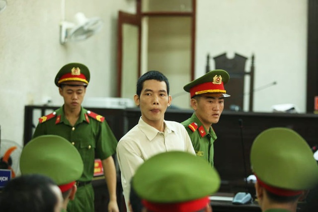 Phúc thẩm vụ nữ sinh giao gà ở Điện Biên: Nữ bị cáo tóc bạc trắng tới toà - 5 Phúc thẩm vụ nữ sinh giao gà ở Điện Biên: Nữ bị cáo tóc bạc trắng tới toà - 5