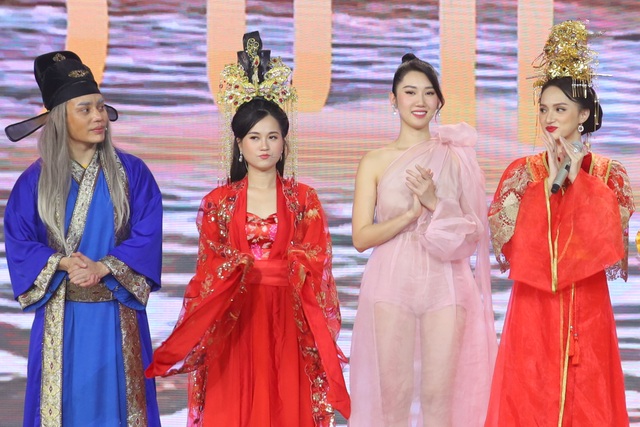 Á hậu Thùy Dung tiết lộ về Trường Giang khi đứng chung sân khấu - 2 Á hậu Thùy Dung tiết lộ về Trường Giang khi đứng chung sân khấu - 2
