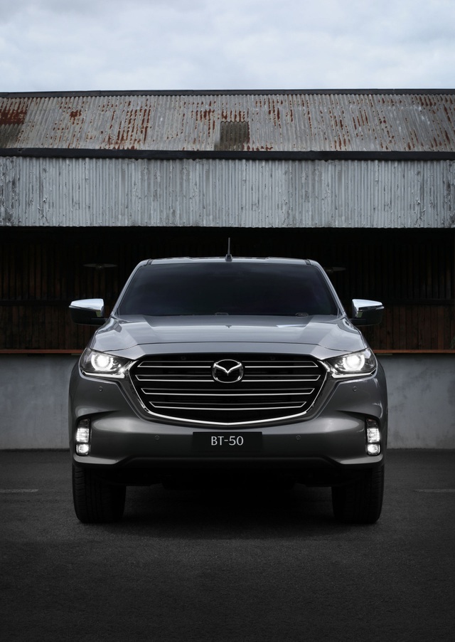 Mazda BT-50 mới lộ diện trước giờ G - 3