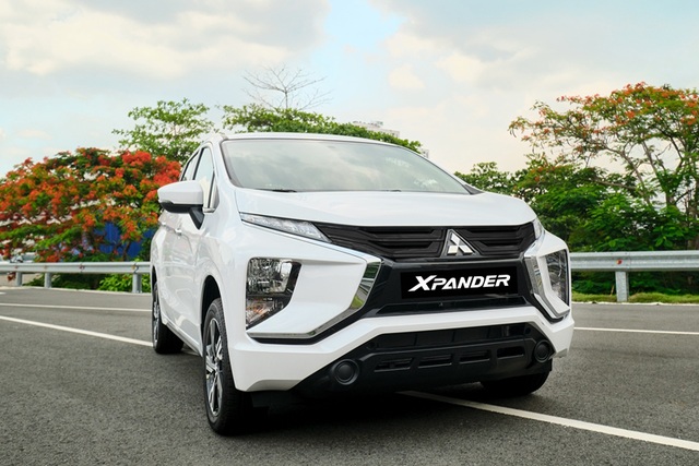 Xpander 2020 thêm bản số sàn, tăng sức ép lên Suzuki Ertiga, Toyota Innova - 1