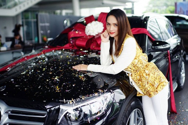 Khối tài sản đáng ngưỡng mộ của Hoa hậu Hương Giang ở tuổi 29 - 3 Khối tài sản đáng ngưỡng mộ của Hoa hậu Hương Giang ở tuổi 29 - 3