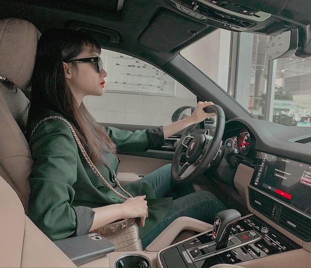 Khối tài sản đáng ngưỡng mộ của Hoa hậu Hương Giang ở tuổi 29 - 6 Khối tài sản đáng ngưỡng mộ của Hoa hậu Hương Giang ở tuổi 29 - 6