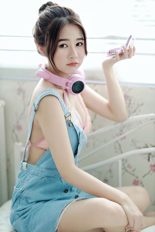 Á khôi thời trang sở hữu nhan sắc xinh đẹp “gieo thương nhớ” - 1 Á khôi thời trang sở hữu nhan sắc xinh đẹp “gieo thương nhớ” - 1