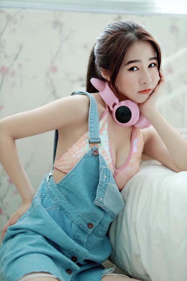 Á khôi thời trang sở hữu nhan sắc xinh đẹp “gieo thương nhớ” - 2 Á khôi thời trang sở hữu nhan sắc xinh đẹp “gieo thương nhớ” - 2