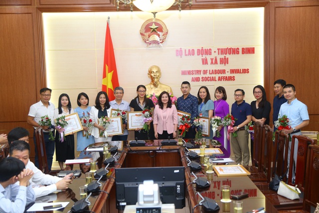 “Nhiều nhà báo đã viết về lĩnh vực an sinh từ trái tim của mình” - 1 “Nhiều nhà báo đã viết về lĩnh vực an sinh từ trái tim của mình” - 1