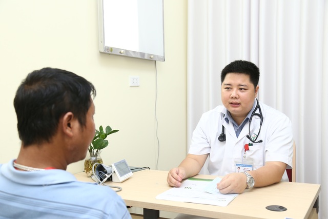 Nhói đau ngực sau cuộc nhậu với bạn bè, nam thanh niên nhập viện nguy kịch - 1 Nhói đau ngực sau cuộc nhậu với bạn bè, nam thanh niên nhập viện nguy kịch - 1