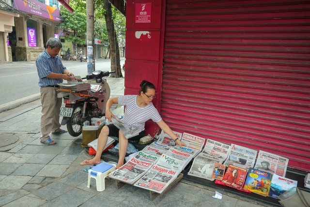 Ế ẩm như sạp báo vỉa hè thời số hóa - 1 Ế ẩm như sạp báo vỉa hè thời số hóa - 1