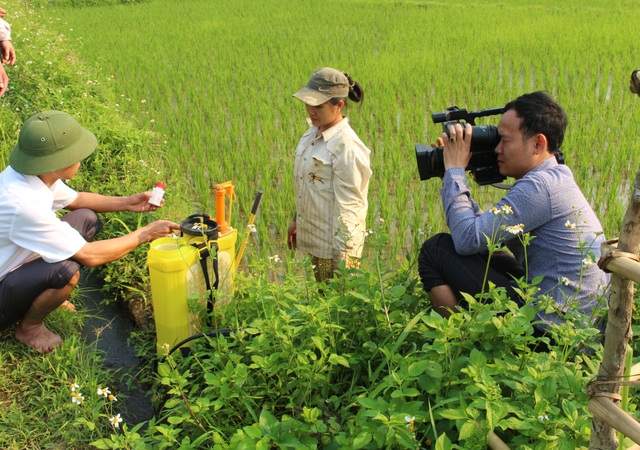 Phóng viên “hóa trang” tiếp cận hiện trường vụ thảm án ám ảnh nhất Nghệ An - 3 Phóng viên “hóa trang” tiếp cận hiện trường vụ thảm án ám ảnh nhất Nghệ An - 3
