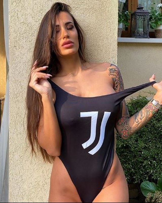 Vẻ đẹp quyến rũ của cổ động viên xinh đẹp Juventus