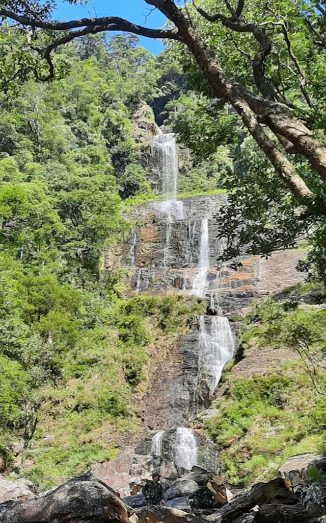 Khám phá thác nước tuyệt đẹp còn “ngủ yên” ở Hà Tĩnh - Ảnh minh hoạ 19