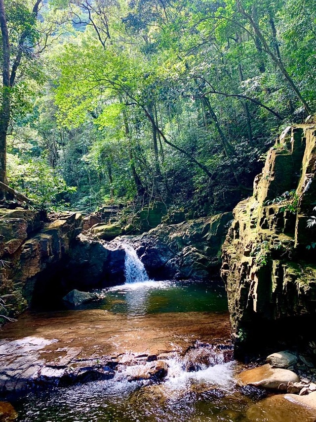 Khám phá thác nước tuyệt đẹp còn “ngủ yên” ở Hà Tĩnh - 20