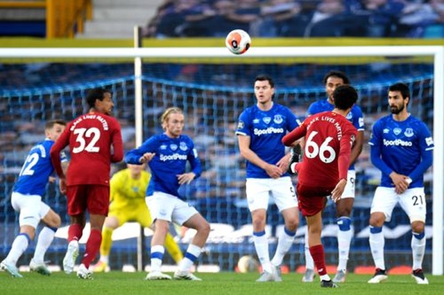 Everton 0-0 Liverpool: Một điểm may mắn của The Kop - 7