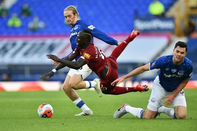 Everton 0-0 Liverpool: Một điểm may mắn của The Kop - 3