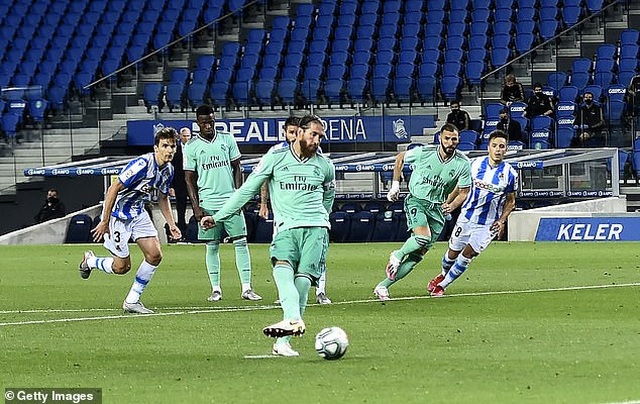 Hạ Sociedad, Real Madrid soán ngôi đầu bảng của Barcelona - 3