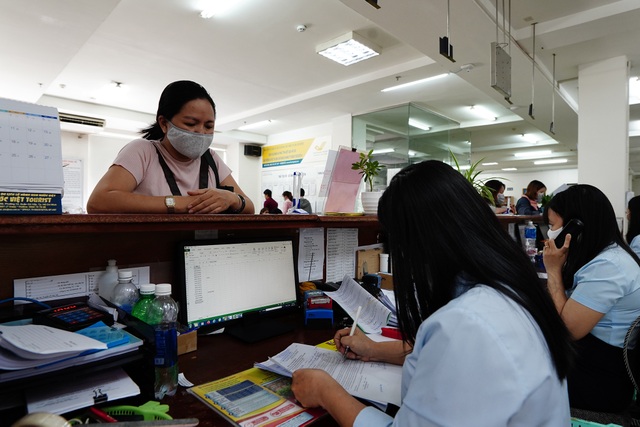 TPHCM: Chi gần 1.500 tỷ đồng hỗ trợ lao động thất nghiệp - 1 TPHCM: Chi gần 1.500 tỷ đồng hỗ trợ lao động thất nghiệp - 1