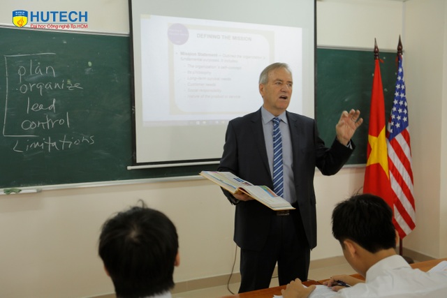 Khẳng định bản lĩnh nhà quản trị quốc tế với bằng MBA ĐH Lincoln (Hoa Kỳ) - 2 Khẳng định bản lĩnh nhà quản trị quốc tế với bằng MBA ĐH Lincoln (Hoa Kỳ) - 2