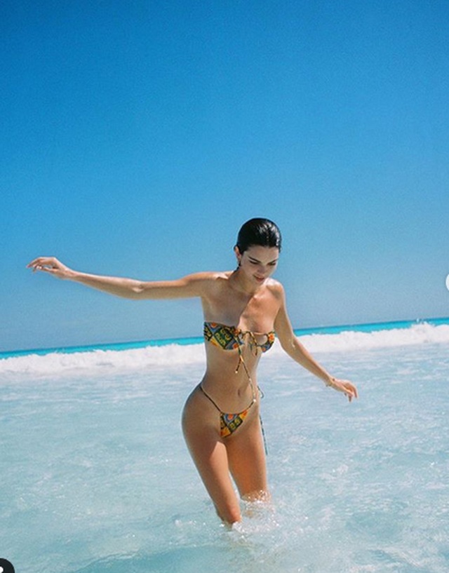 Kendall Jenner khoe chân dài trong ảnh quảng cáo mới - 9 Kendall Jenner khoe chân dài trong ảnh quảng cáo mới - 9