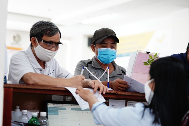 TPHCM: Chi gần 1.500 tỷ đồng hỗ trợ lao động thất nghiệp - 9 TPHCM: Chi gần 1.500 tỷ đồng hỗ trợ lao động thất nghiệp - 9