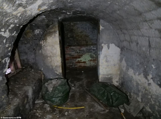 Người đàn ông biến tầng hầm bỏ hoang thành căn hộ trị giá nửa triệu USD - 4